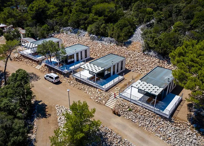 Living Point Mobile Homes 캠프장 말리로시니