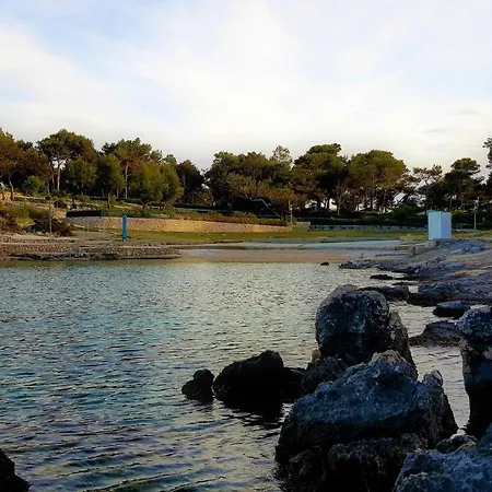 Living Point Mobile Homes Campsite *