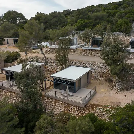 Living Point Mobile Homes Campsite *